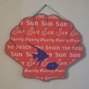 Sea shell glitter wall art